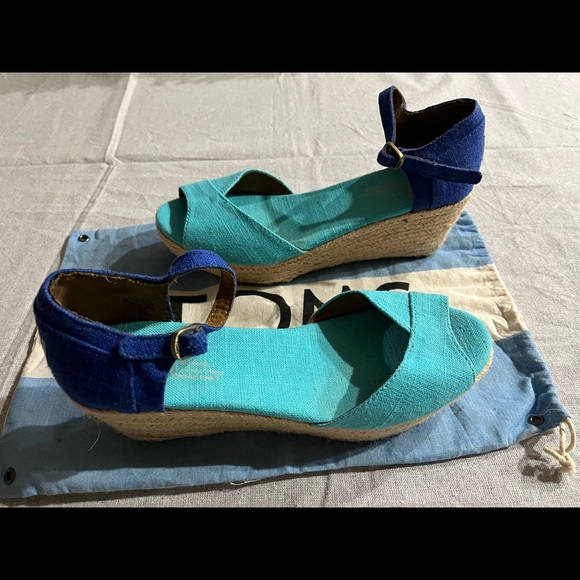 TOMS SANDALS - Picture 2 of 6